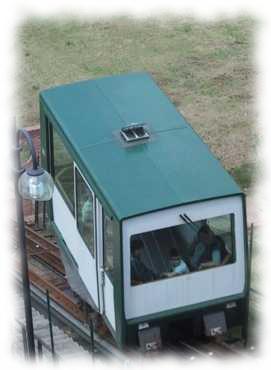 Standseilbahn nach Montereggioni Standseilbahn nach Montereggioni